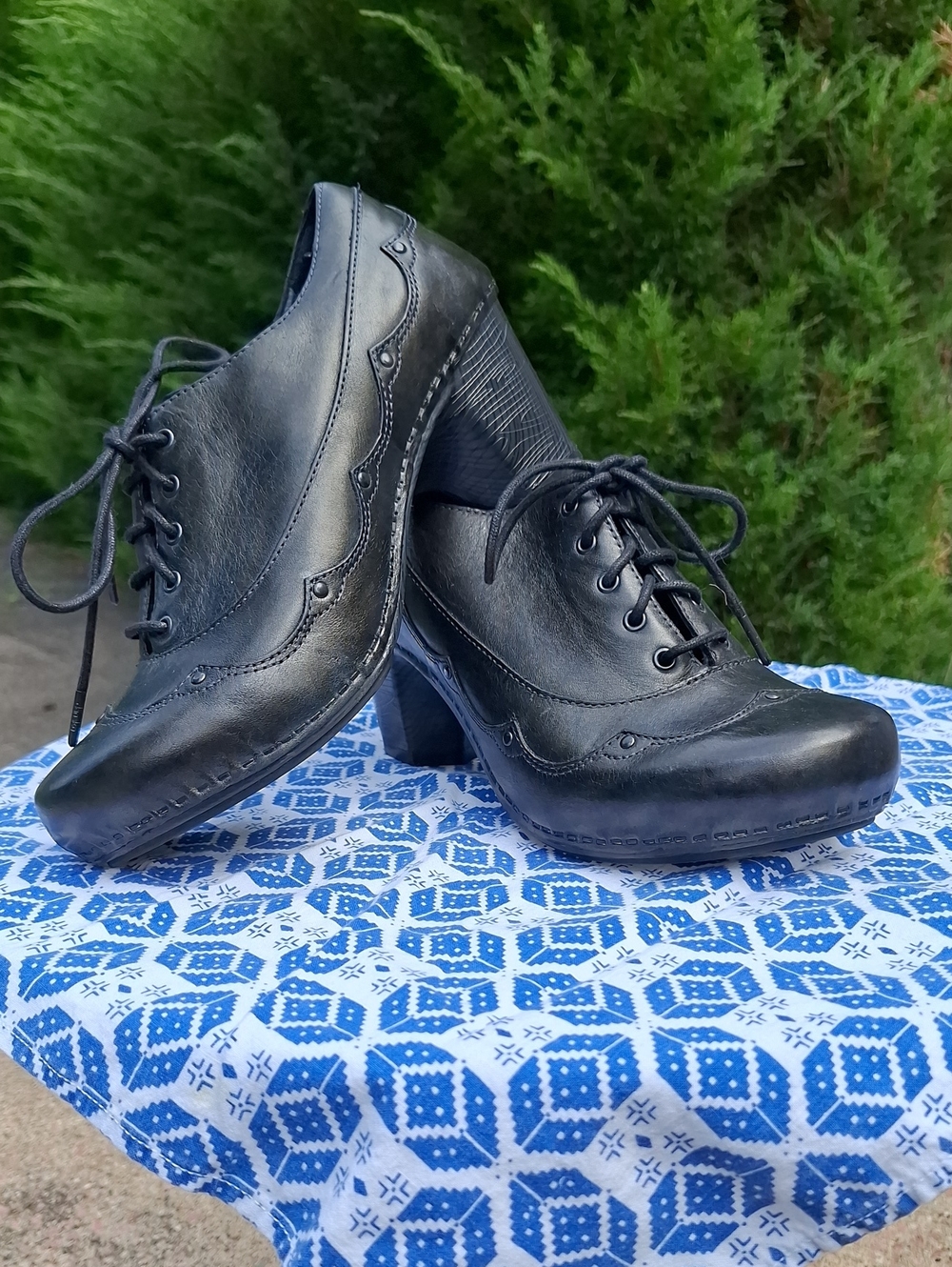 Dansko Black Leather Lace-Up Heeled Oxfords